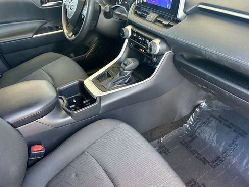 Certified 2025 Toyota RAV4 XLE FWD image 20