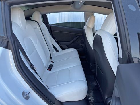 Used 2022 Tesla Model 3 image 41