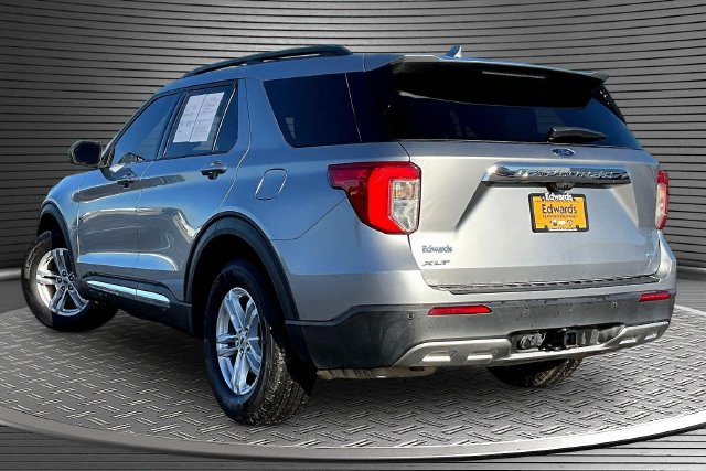 Used 2020 Ford Explorer XLT w/ Equipment Group 202A AWD/4WD image 4