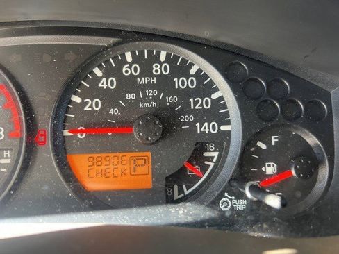 Used 2013 Nissan Frontier SV image 5