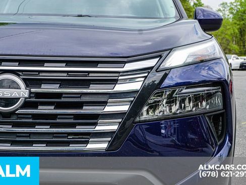 Used 2025 Nissan Rogue SV image 12