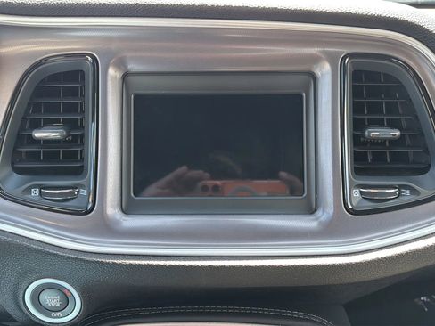 Used 2022 Dodge Challenger GT RWD image 17