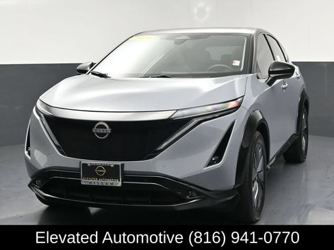 Used 2024 Nissan Ariya AWD image 3