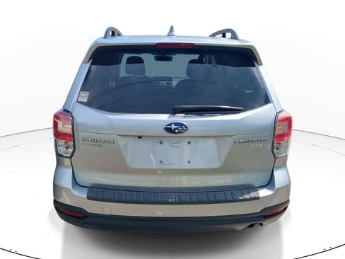 Used 2017 Subaru Forester 2.5i Premium w/ All-Weather Package AWD/4WD image 8