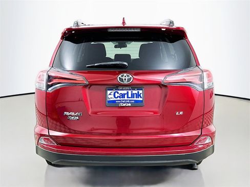 Used 2018 Toyota RAV4 LE image 7
