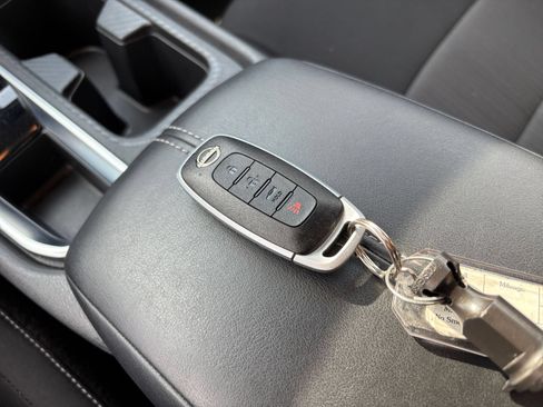 Used 2025 Nissan Sentra SV FWD image 21