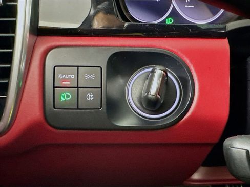 Used 2022 Porsche Cayenne GTS image 35