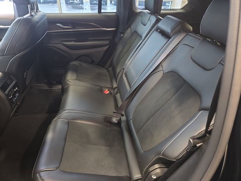 New 2026 Jeep Grand Cherokee Altitude AWD/4WD image 10