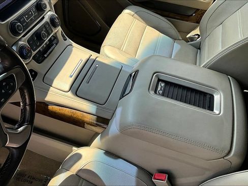 Used 2017 GMC Yukon Denali w/ Open Road Package AWD/4WD image 18