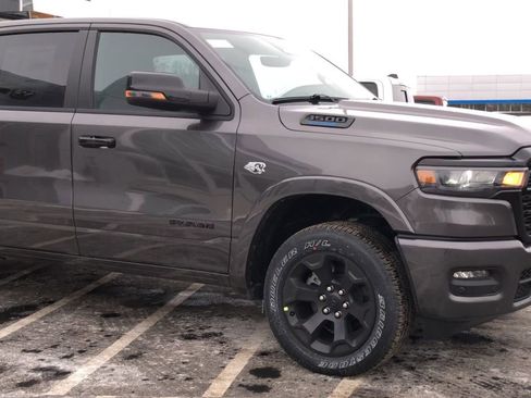New 2026 RAM 1500 4x4 Crew Cab image 2