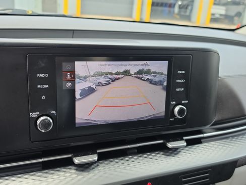 Certified 2024 Kia Carnival LX FWD image 23