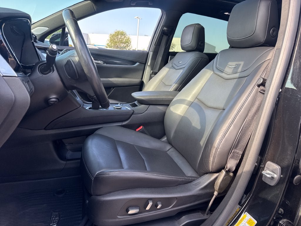 Used 2023 Cadillac XT5 Premium Luxury w/ LPO, Floor Liner Package AWD/4WD image 20
