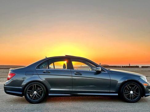 Used 2013 Mercedes-Benz C 250 Sedan image 4