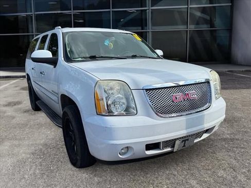 Used 2008 GMC Yukon XL Denali AWD/4WD image 1