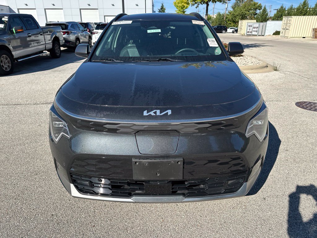 Used 2023 Kia Niro Wave w/ Wave Preserve Package FWD image 3
