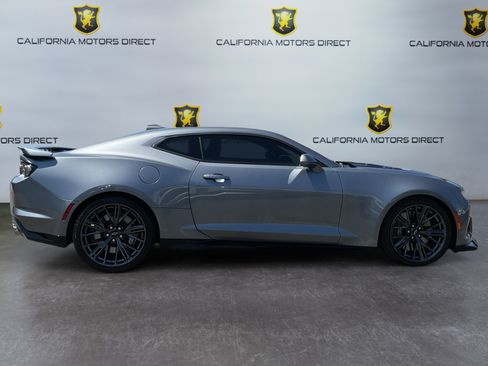 Used 2021 Chevrolet Camaro ZL1 RWD image 4