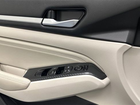 Certified 2019 Nissan Altima 2.5 SV image 17