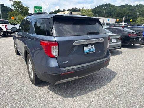 Used 2021 Ford Explorer XLT w/ Equipment Group 202A AWD/4WD image 4