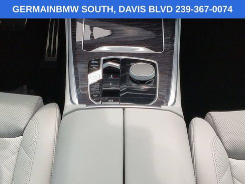 Used 2025 BMW X5 xDrive40i w/ M Sport Package AWD/4WD image 21