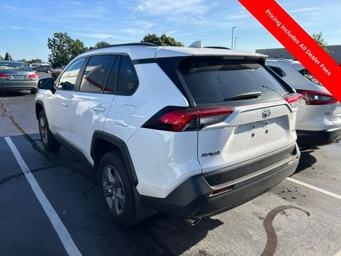 Used 2025 Toyota RAV4 XLE FWD image 7