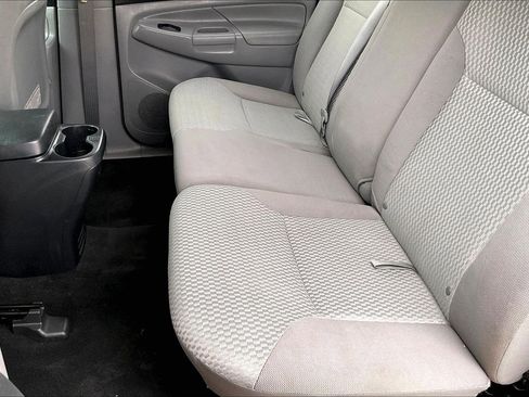 Used 2013 Toyota Tacoma PreRunner image 17