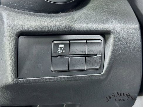 Used 2018 FIAT 124 Spider Abarth w/ Navigation & Sound Group image 10