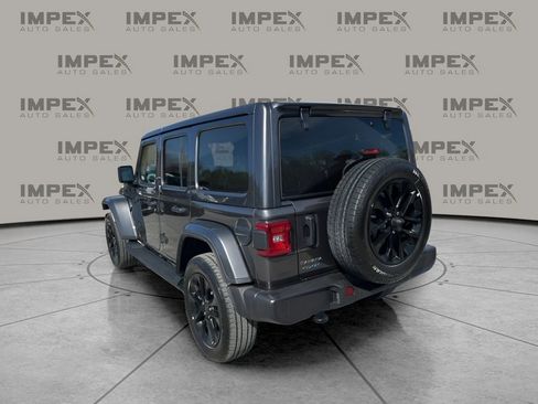 Used 2025 Jeep Wrangler Unlimited Sahara image 3