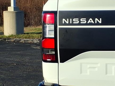 Certified 2024 Nissan Frontier SV w/ Hardbody Edition image 6