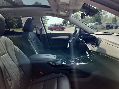 Used 2024 Buick Envision Avenir AWD/4WD image 9