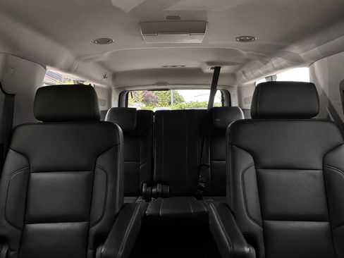 Used 2019 Chevrolet Suburban Premier AWD/4WD image 30