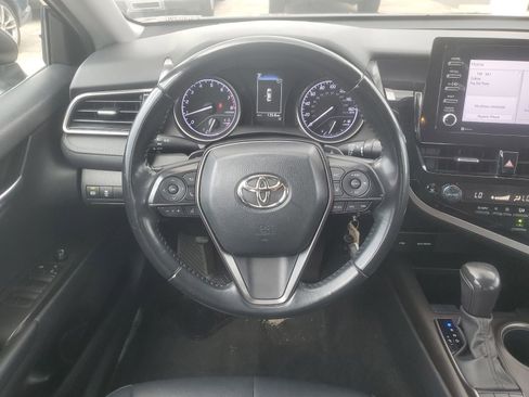 Used 2022 Toyota Camry SE FWD image 11