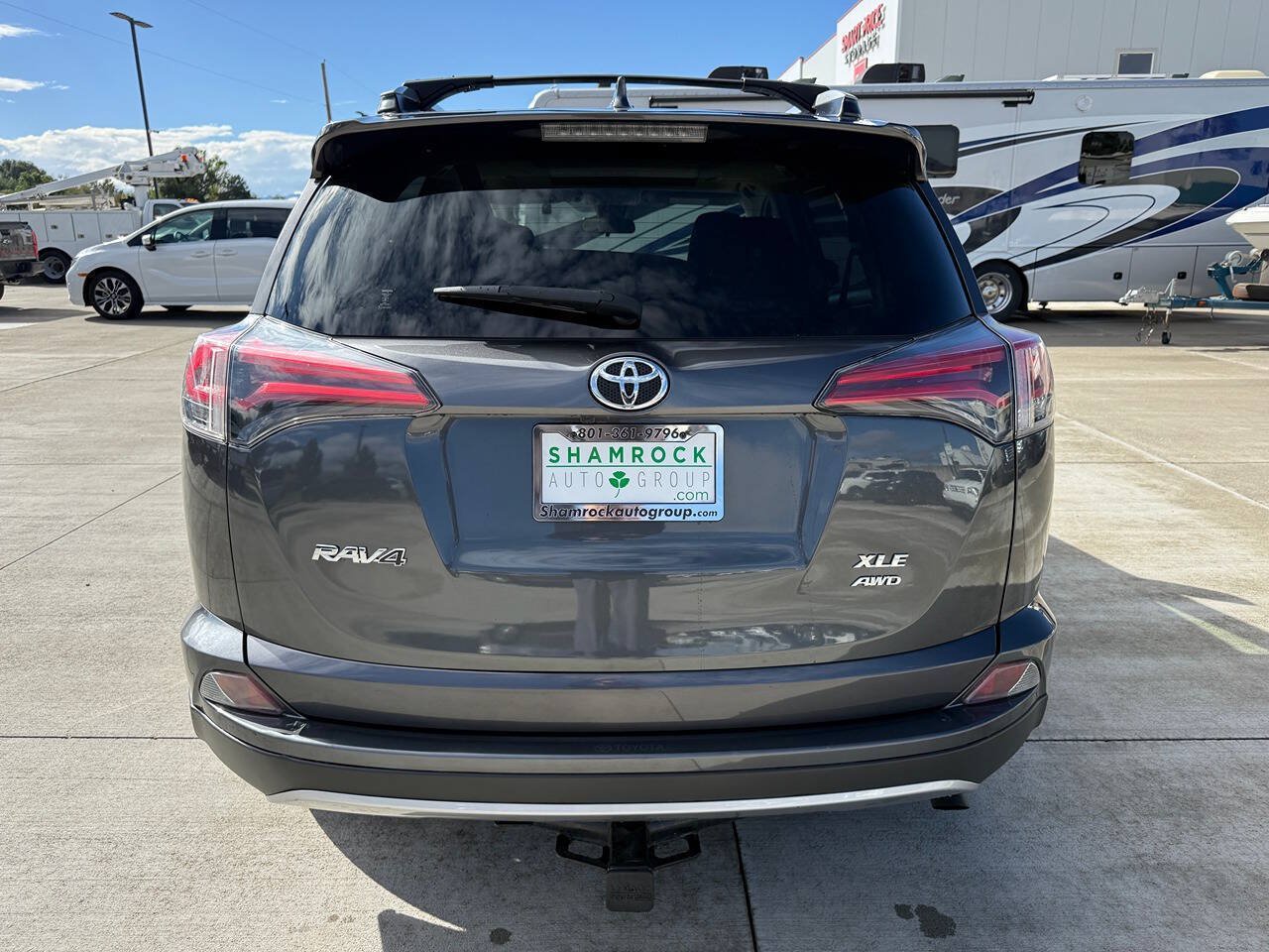 Used 2018 Toyota RAV4 XLE w/ Plus Extra Value Package AWD/4WD image 4