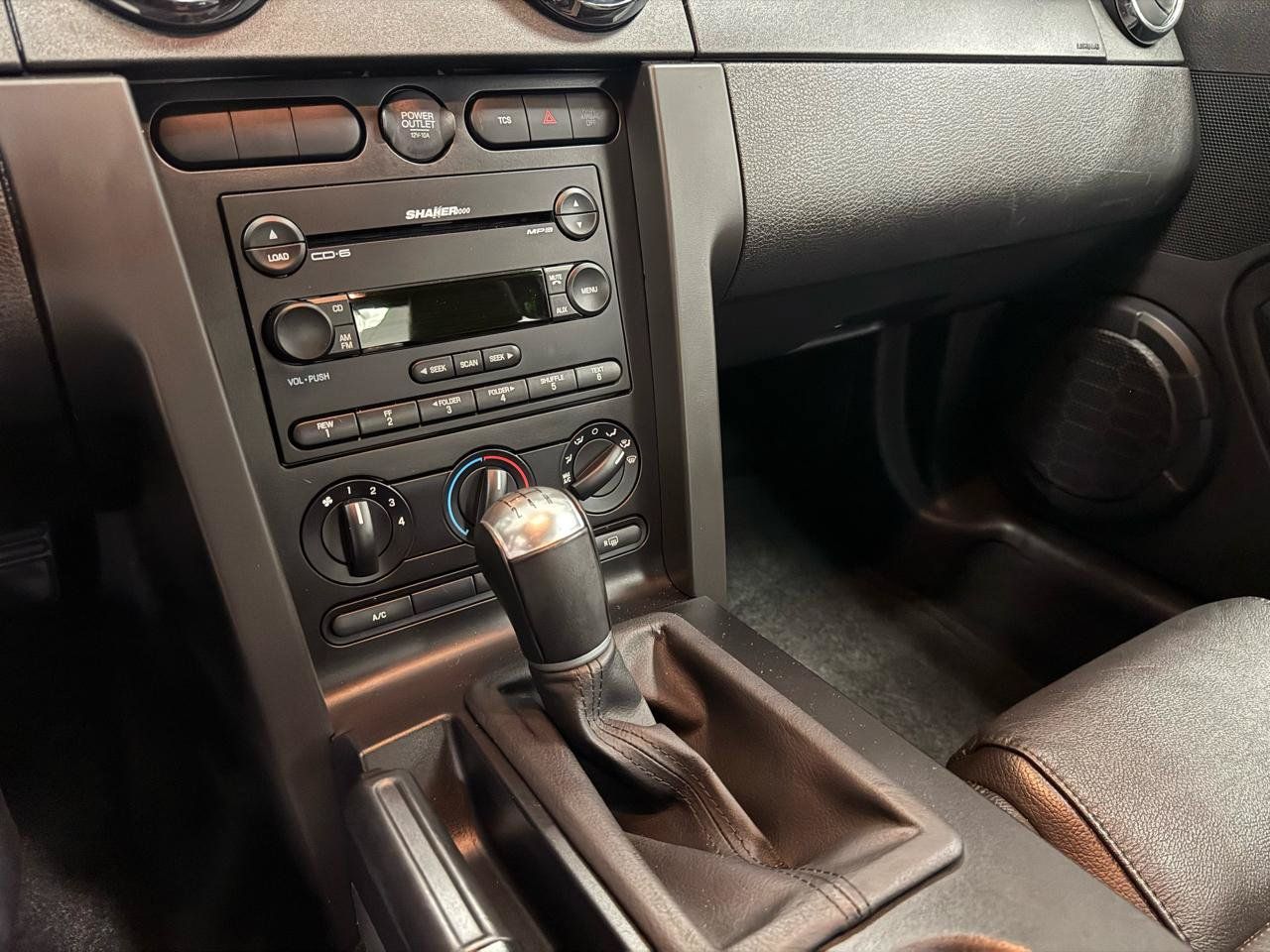 Used 2005 Ford Mustang GT Premium RWD image 28