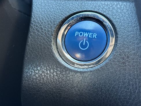 Used 2019 Toyota Camry XLE w/ Driver Assist Package FWD image 16