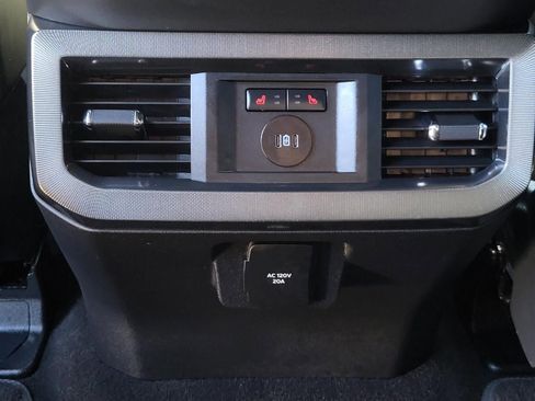 Used 2025 Ford F350 Platinum w/ FX4 Off-Road Package image 22