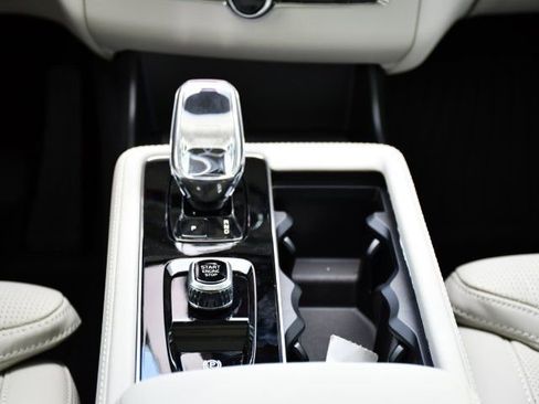 New 2026 Volvo XC90 B6 Ultra w/ Protection Package AWD/4WD image 25