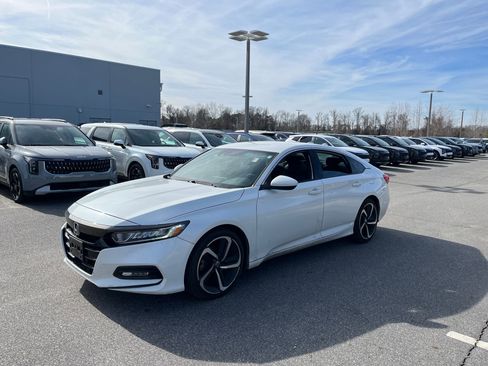 Used 2020 Honda Accord Sport image 4