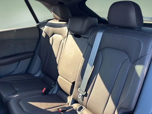 Used 2021 Audi Q8 Prestige image 35