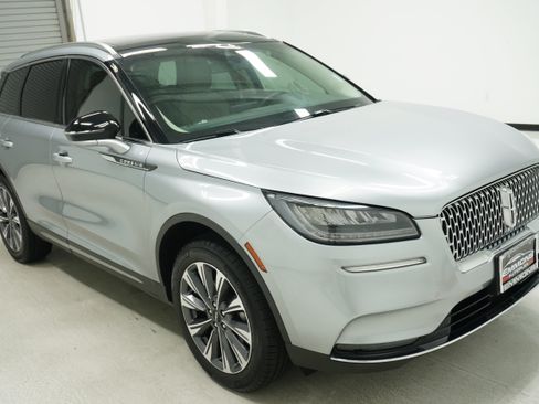 Used 2021 Lincoln Corsair Reserve FWD image 3