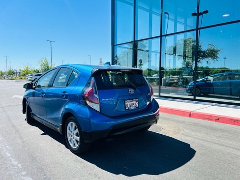 Used 2017 Toyota Prius C Two FWD image 25
