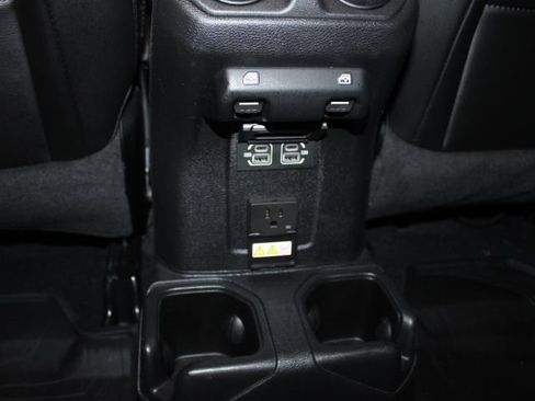 Used 2023 Jeep Gladiator Overland AWD/4WD image 21