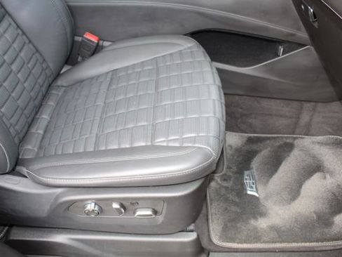 Used 2023 Cadillac Escalade Premium Luxury Platinum AWD/4WD image 18