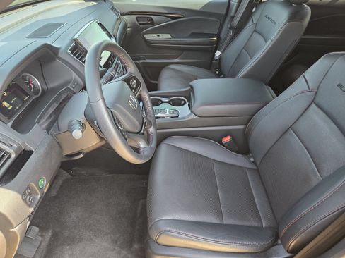 Used 2024 Honda Passport Black Edition image 16