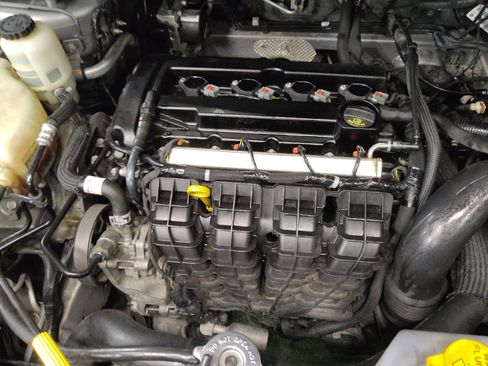 Used 2019 Dodge Journey SE FWD image 30
