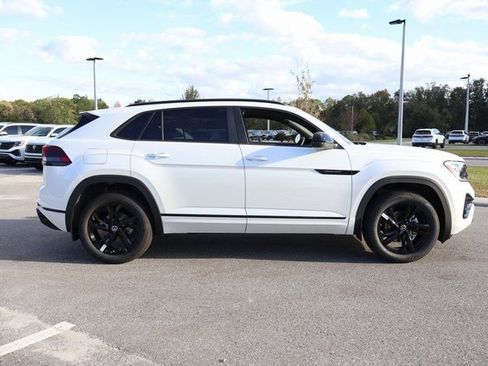 New 2026 Volkswagen Atlas Cross Sport SEL R-Line image 8