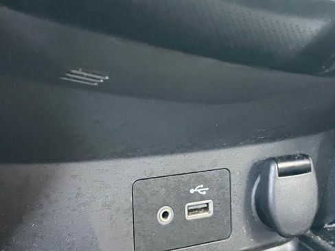 Used 2020 Nissan Rogue SV image 28