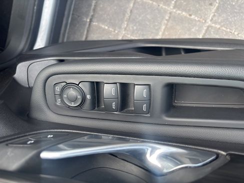 Used 2024 GMC Terrain SLE image 13