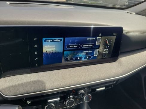 Used 2025 Nissan Kicks SV FWD image 23