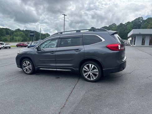 Used 2022 Subaru Ascent Limited w/ Technology Package AWD/4WD image 4