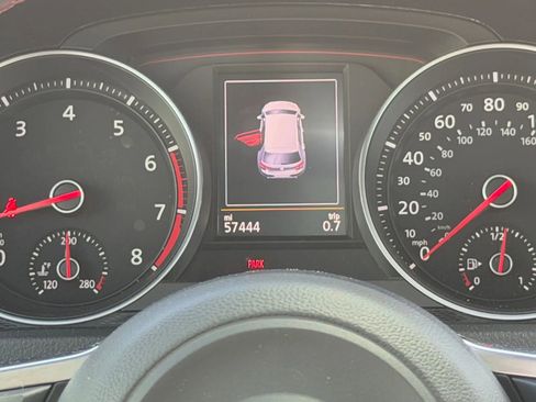 Used 2016 Volkswagen GTI SE FWD image 25